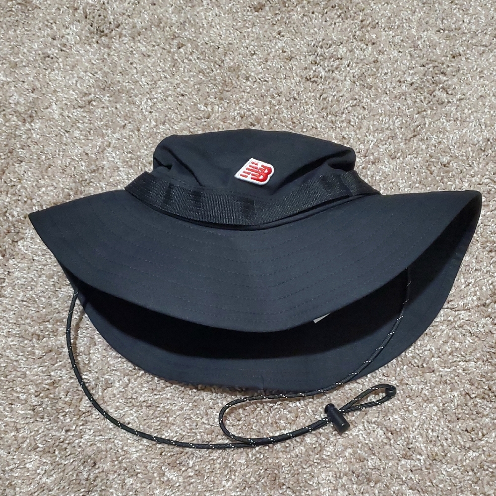 New Balance Black Bucket Hat with Logo